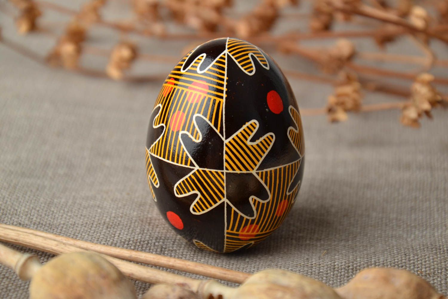 Huevo de Pascua decorado con cera foto 1