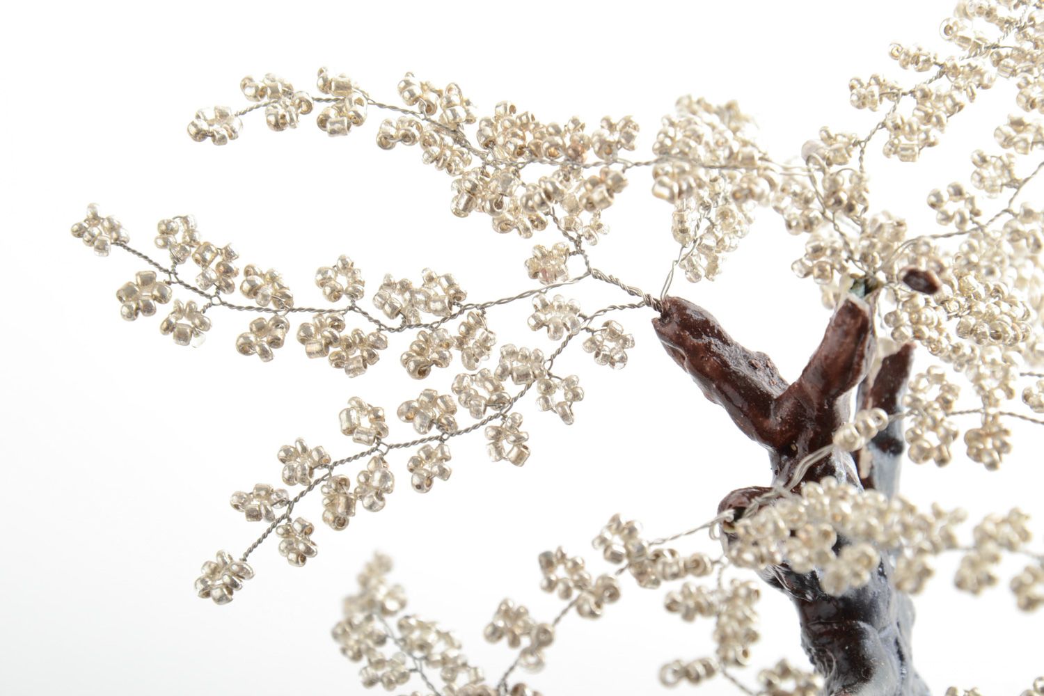 Handgemachter Baum aus Glasperlen weiße japanische Blütenkirsche mit Acrylfarben bemalt foto 4