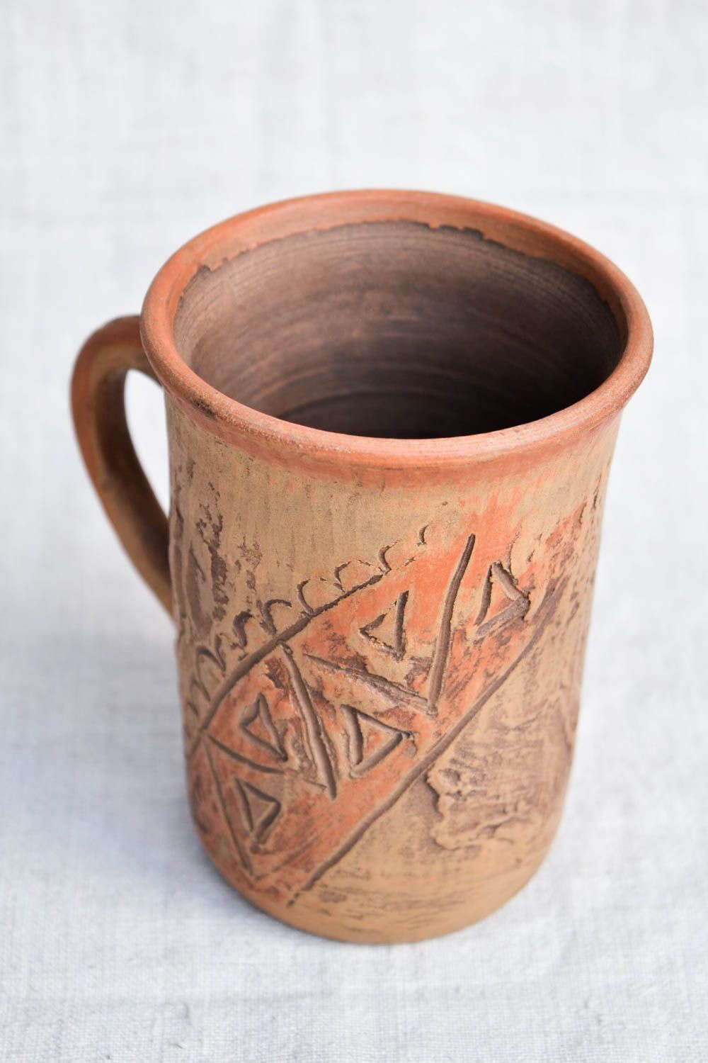 XL clay tall rustic style cup in brown and olive color with handle and triangle pattern photo 3