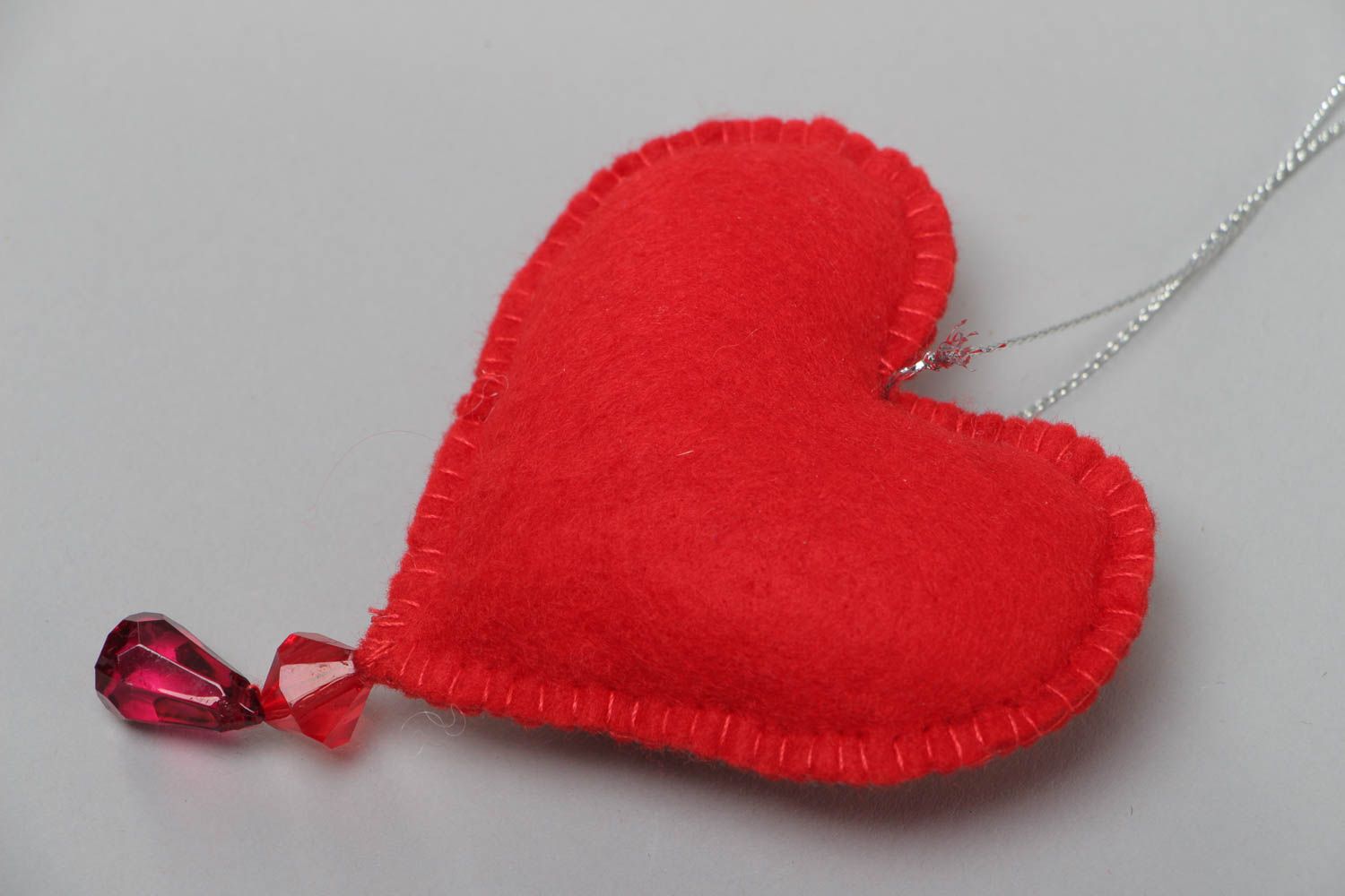 Handmade felt soft interior pendant toy in the shape of heart for home decor photo 4