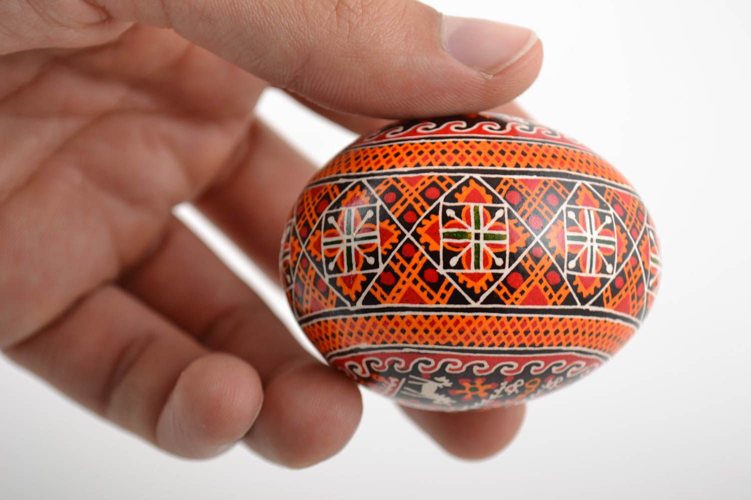 Huevo de Pascua hecho a mano pintado con acrílicos foto 2