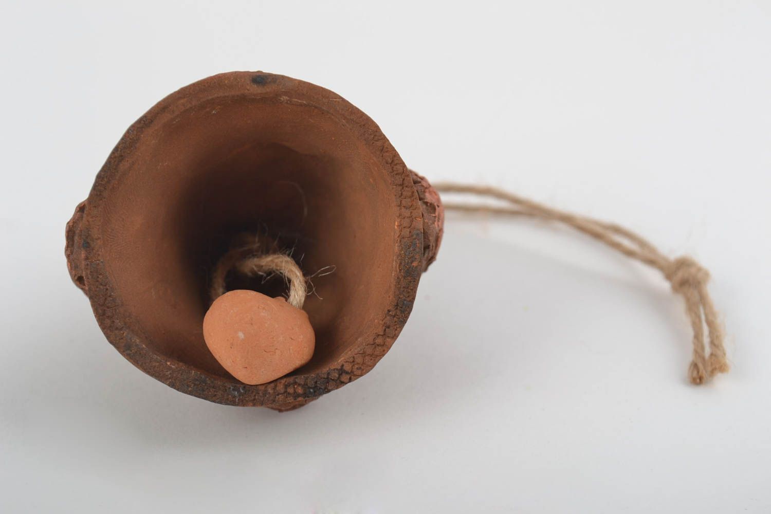 Petite clochette en céramique peinte brune faite main en forme de hibou photo 3