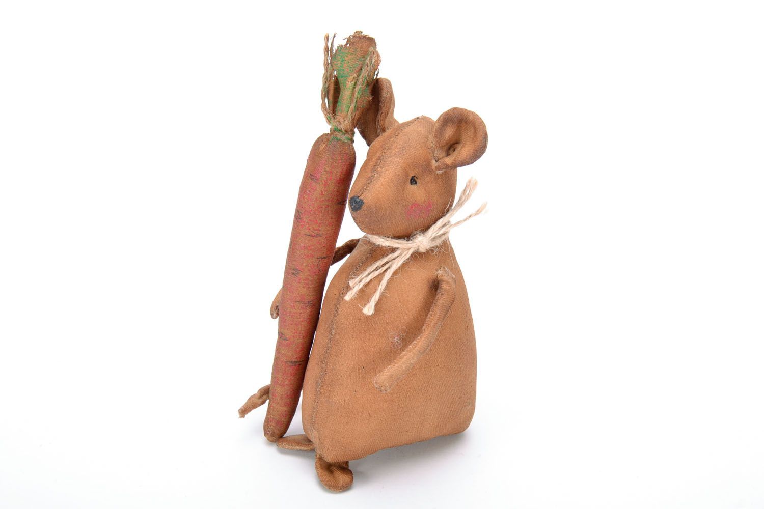 Muñeco de tela Ratón con zanahoria foto 3