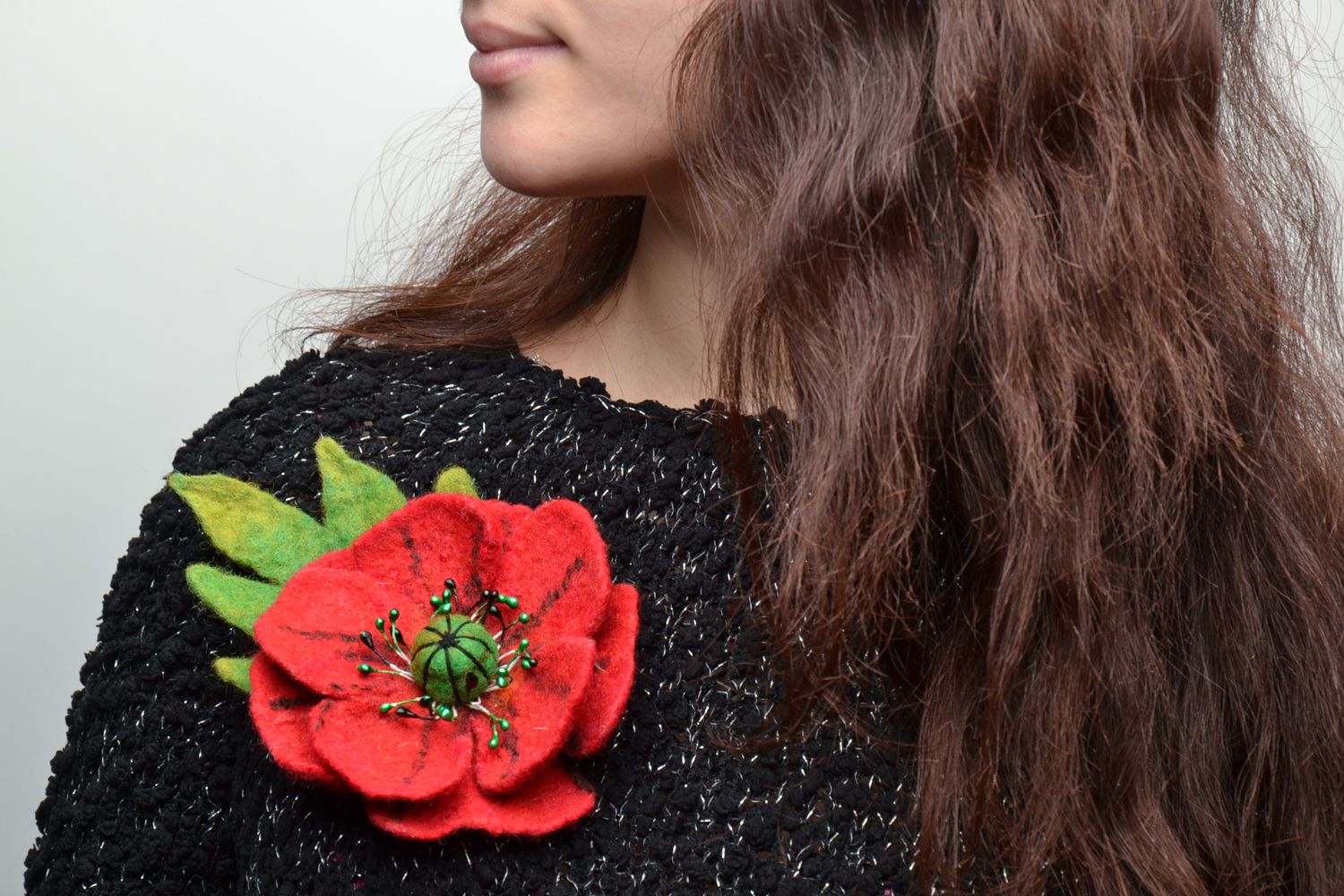 Broche en laine feutrée fleur de coquelicot  photo 2
