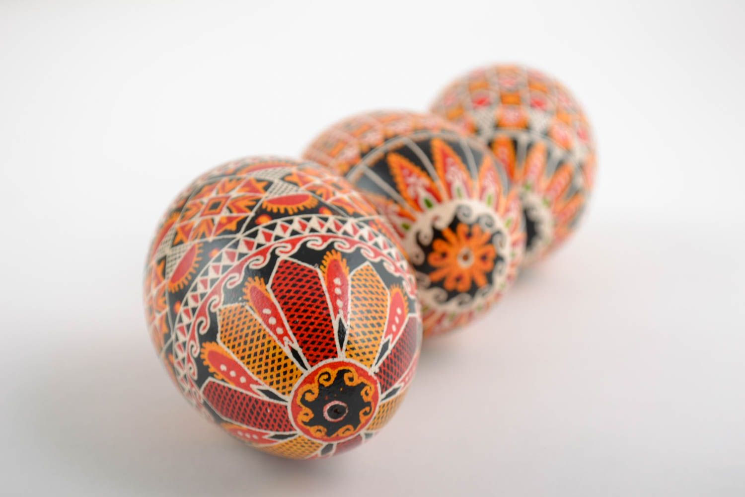 Расписные яйца набор из трех изделий красивые необычные подарок ручной работы фото 5