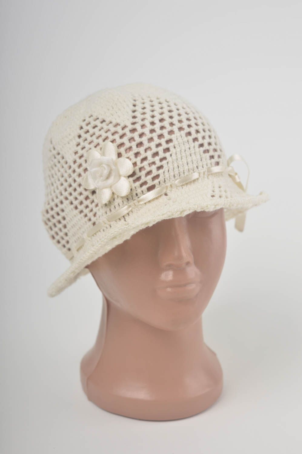 Gehäkelter Hut handgeschaffen Designer Accessoire tolles Geschenk für Mädchen foto 3