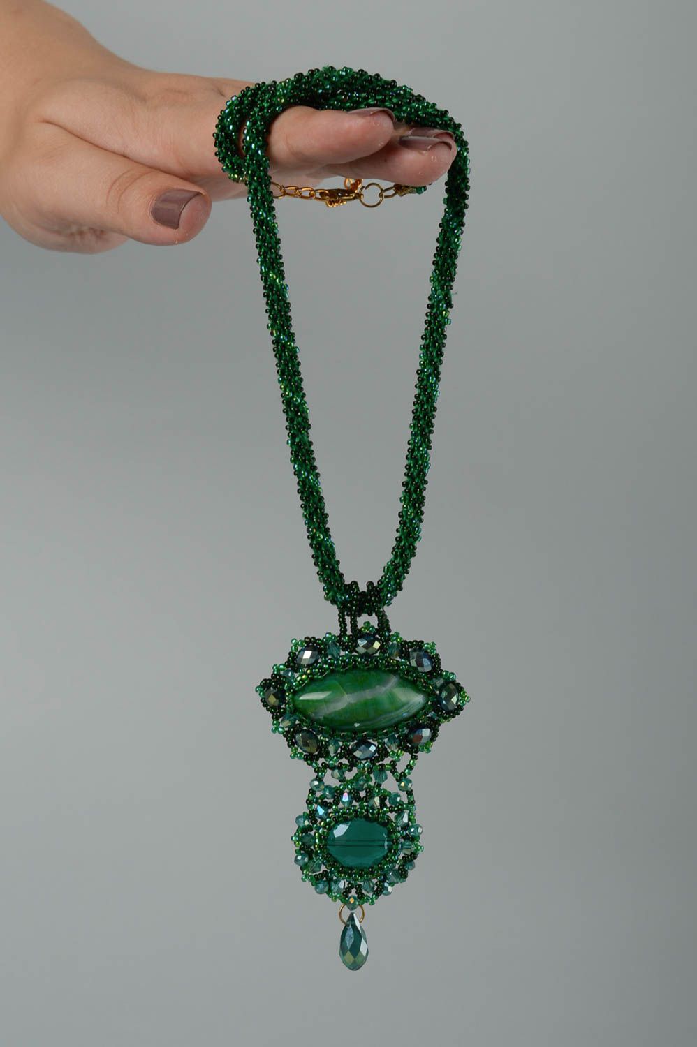 Pendentif en perles de rocaille Bijou fait main cristal vert Accessoire femme photo 5