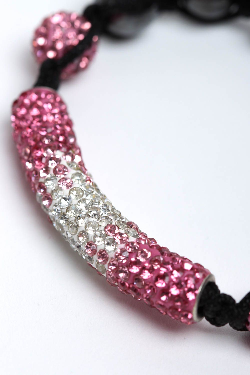 Bracelet tendance Bijou fait main en noir et rose Accessoire femme Brillance photo 3