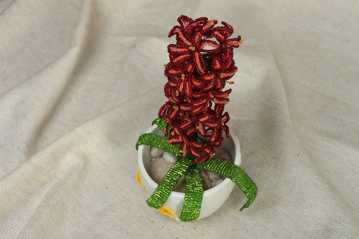 Цветок из бисера в керамическом горшке Гиацинт фото 3