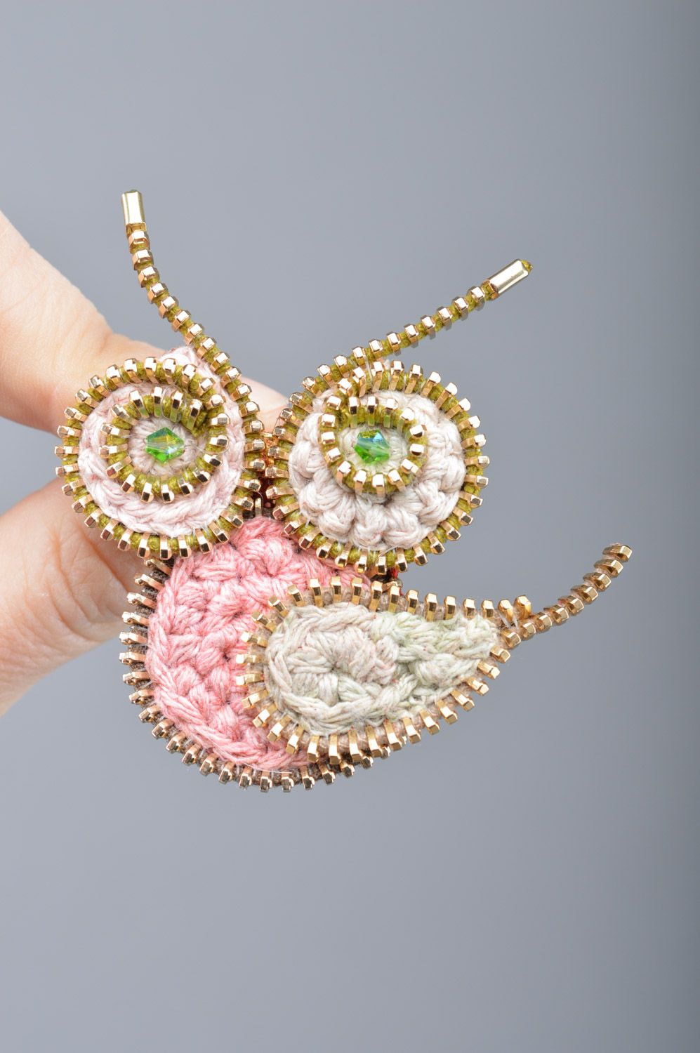 Handmade pink knitted brooch with metal zippers Owl photo 2