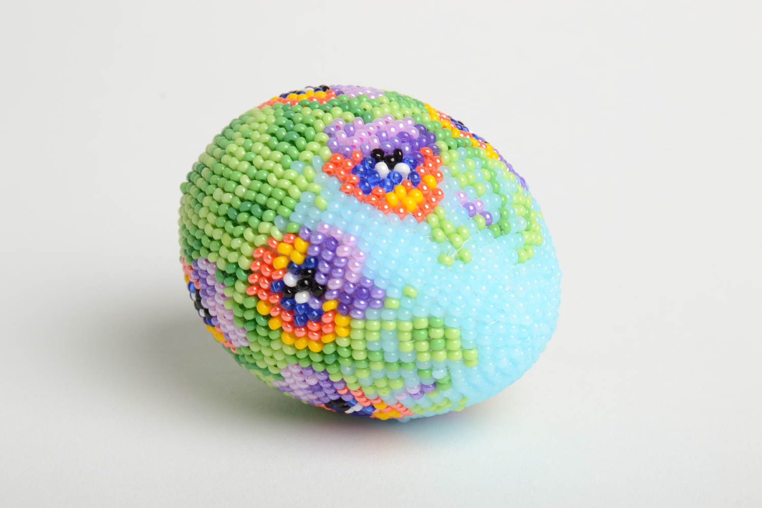 Oeuf de Pâques fait main Oeuf décoré de perles de rocaille Décoration de Pâques photo 2