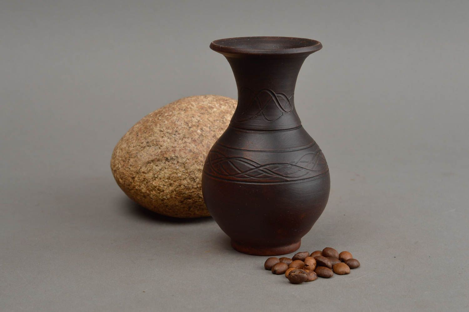 Vase décoratif fait main petit noir en céramique style ethnique pour intérieur photo 1