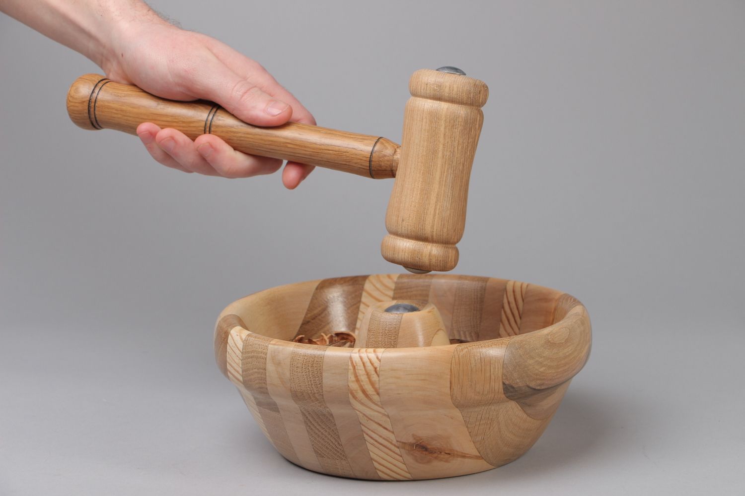 Casse-noix en bois avec bol faits main originaux photo 4
