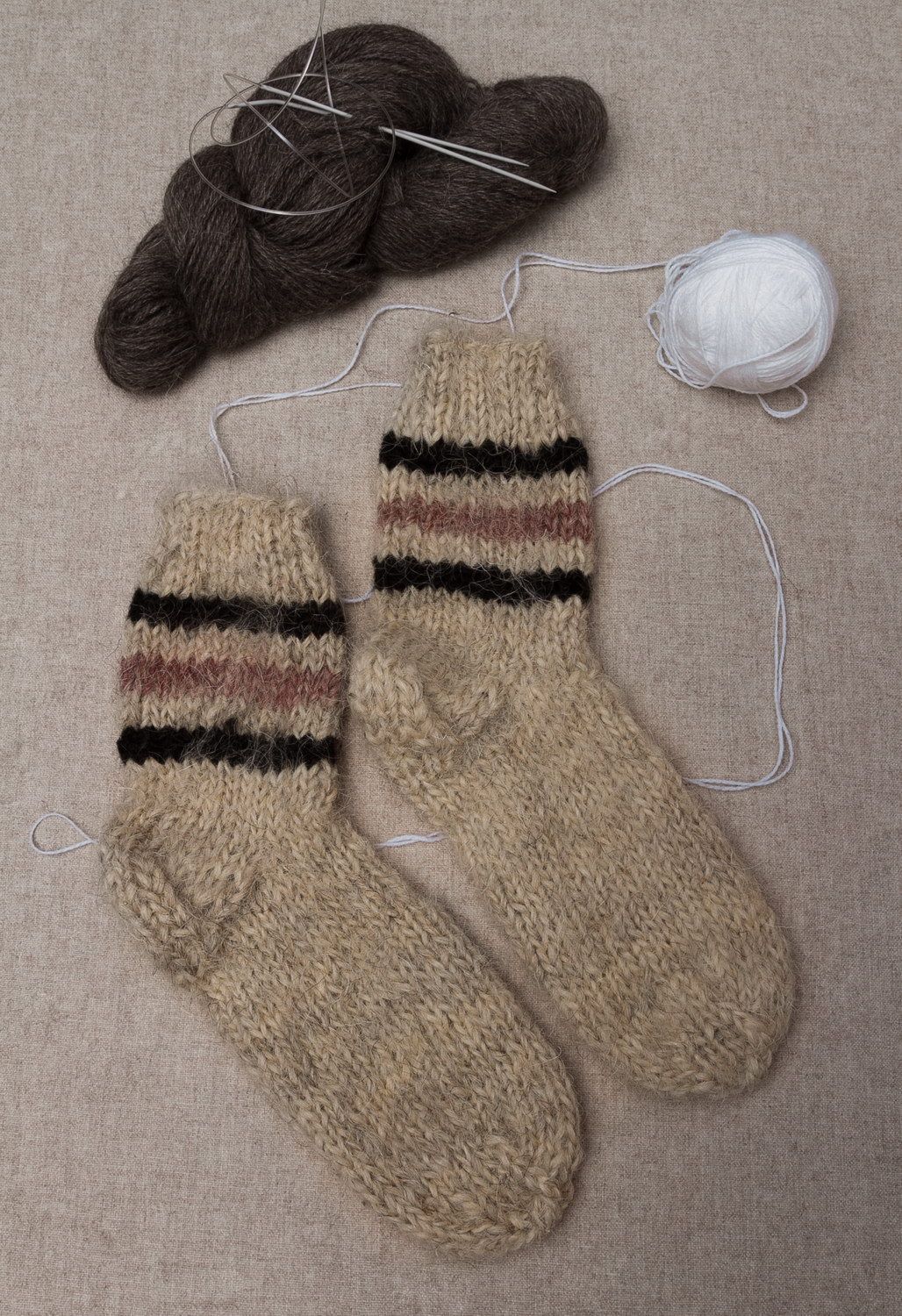 Calzini di lana per donna fatti a mano Abbigliamento da donna Calzini beige
 foto 1