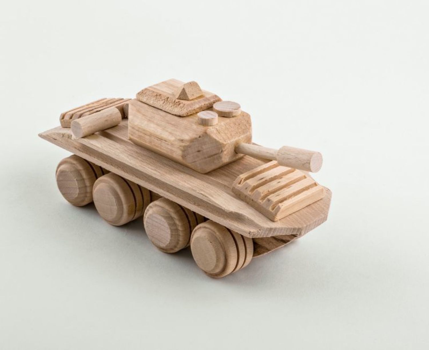 Brinquedo de madeira artesanal Tanque foto 5