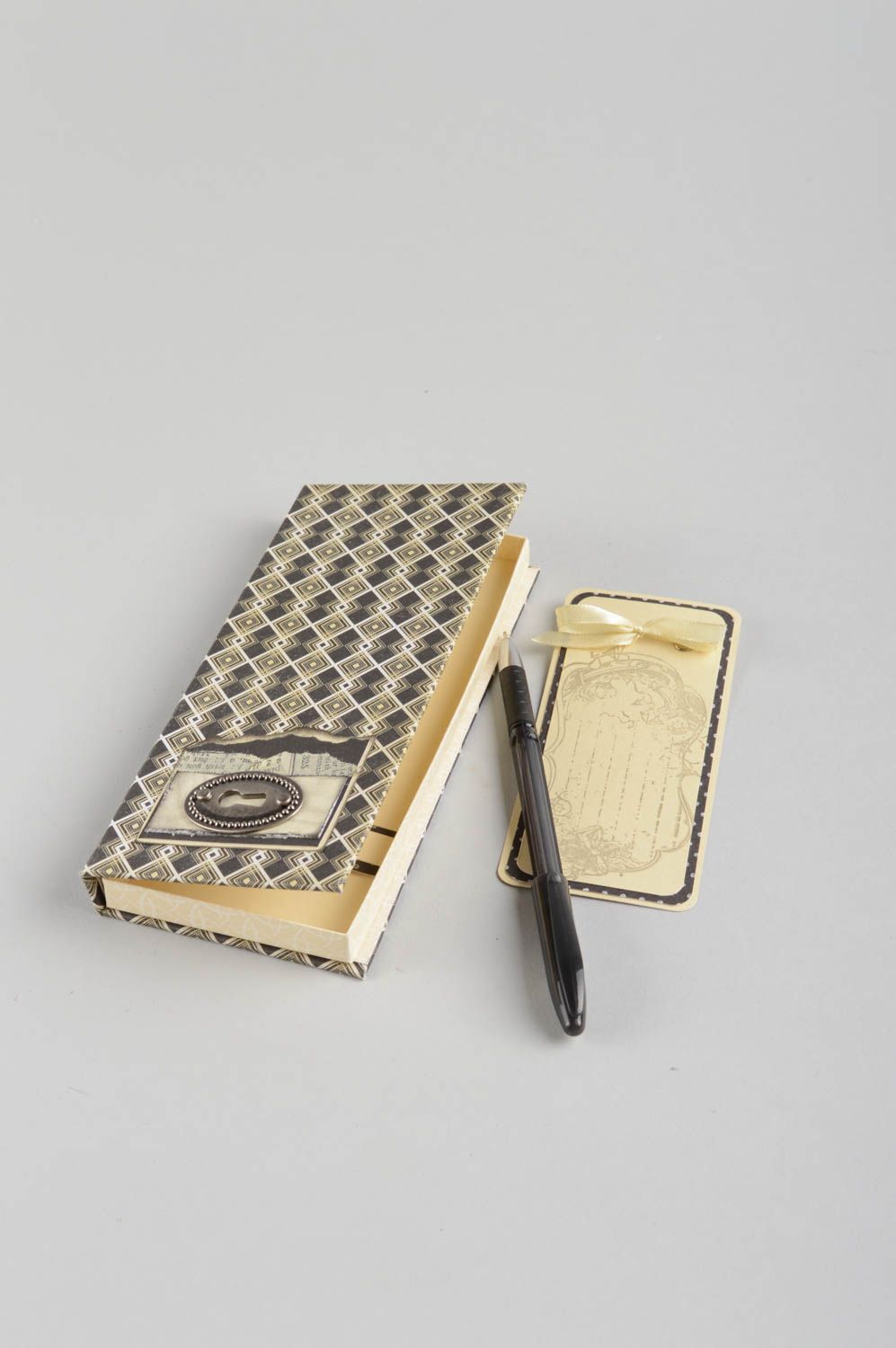 Handmade designer scrapbook paper and textured carton gift box for money  photo 5