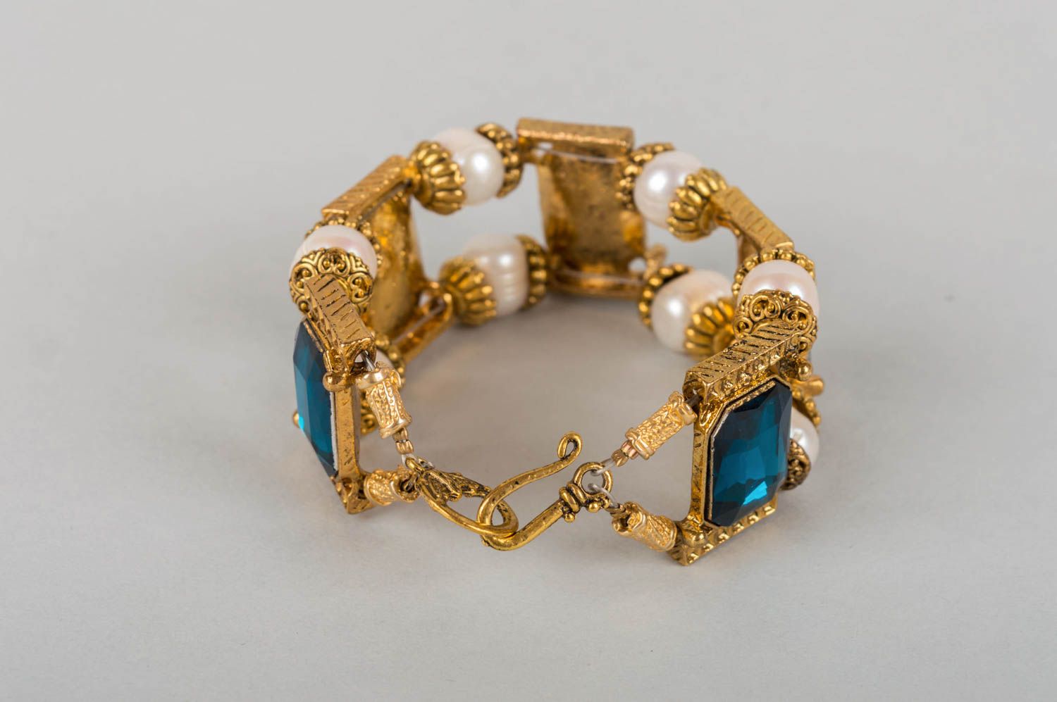 Handmade festive massive bracelet created of blue crystal glass and pearls photo 3