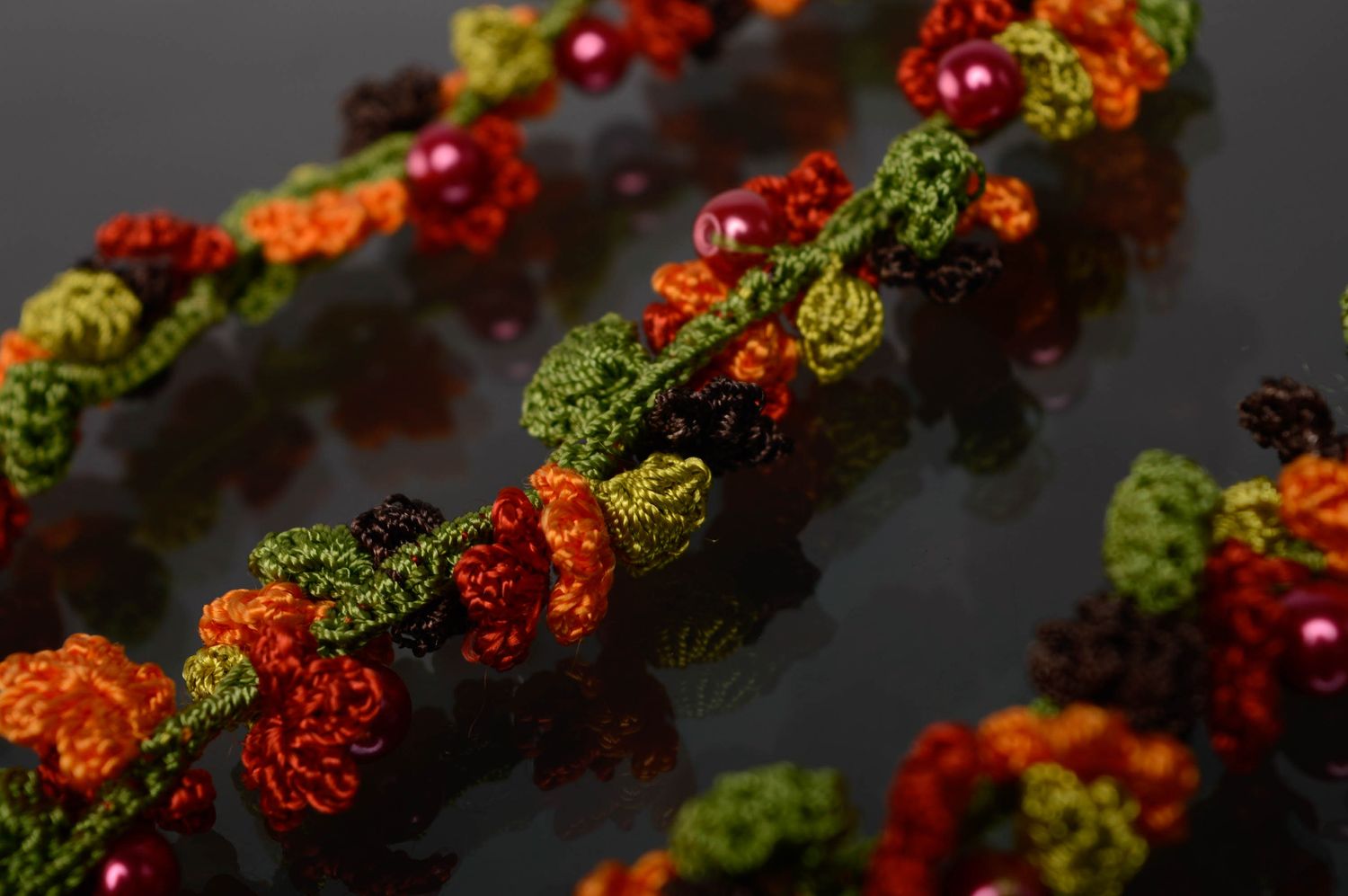 Collier tricoté de fils fait main floral photo 5