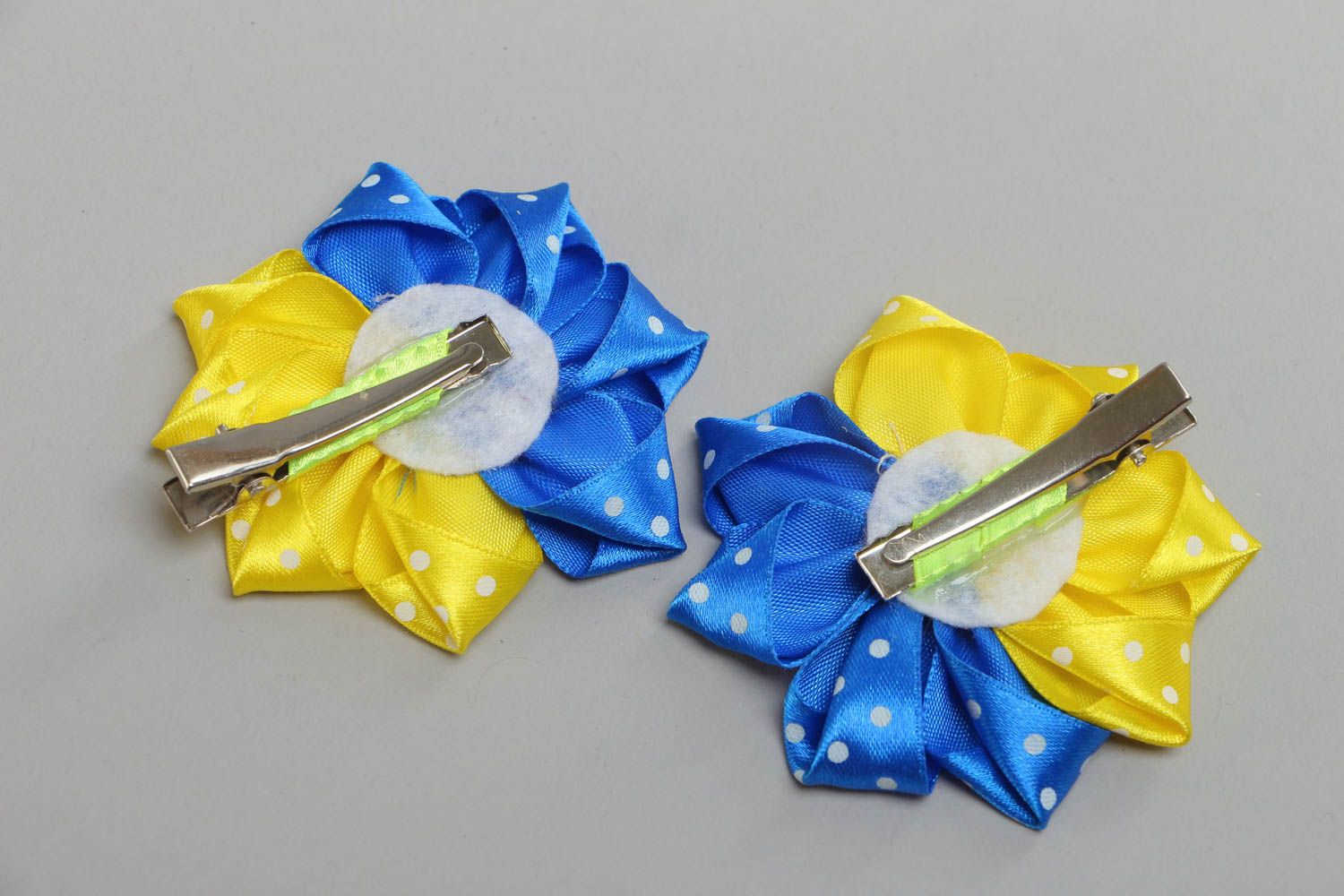 Blau gelbe Blumen Haarklemmen Set 2 Stück handmade Schmuck für Haare aus Atlasbändern  foto 4