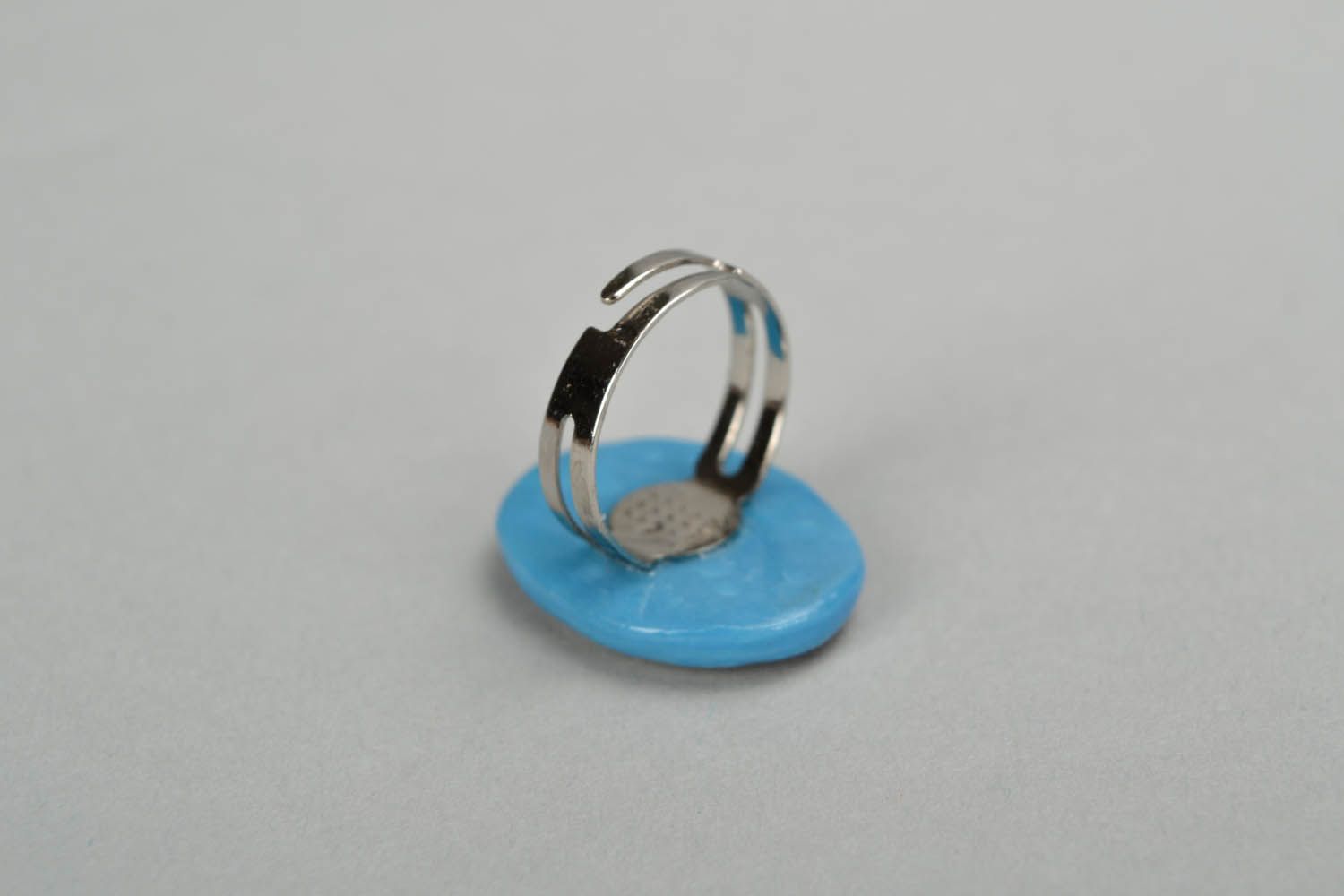 Runder Ring aus Polymerton Engel foto 4