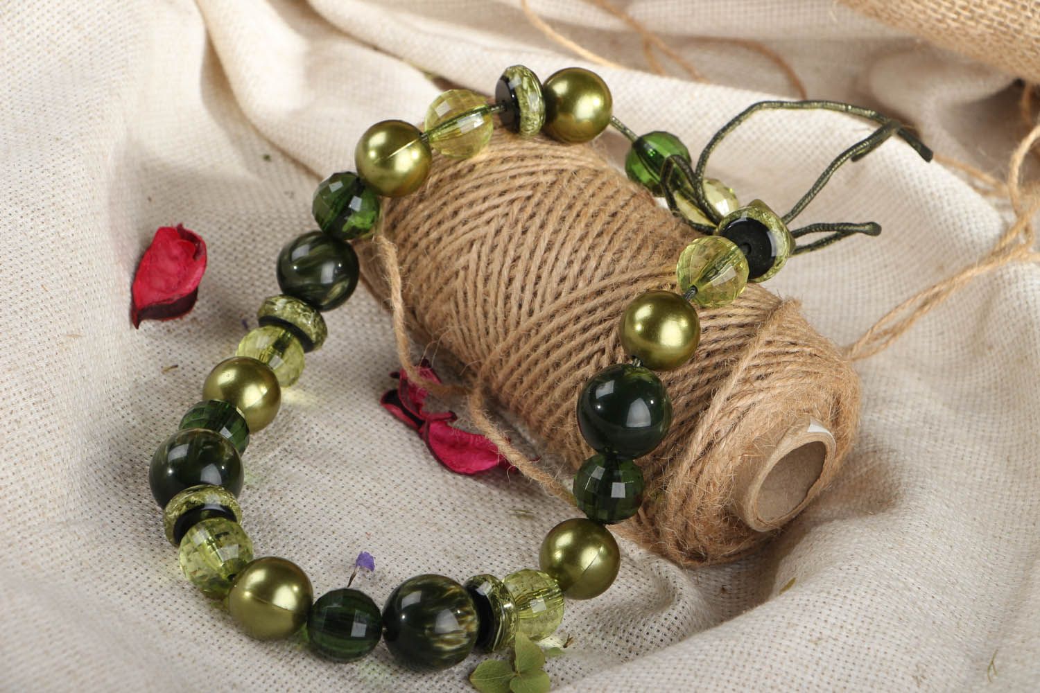 Collier de perles fantaisie vertes fait main photo 4