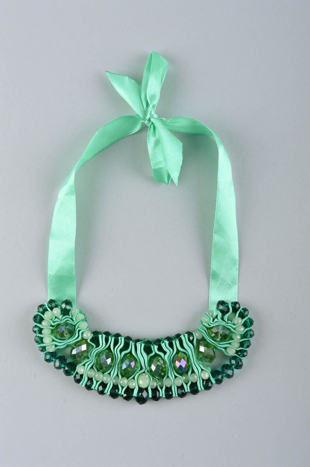 Collier fantaisie Accessoire fait main sur rubans avec cristaux Cadeau femme photo 2