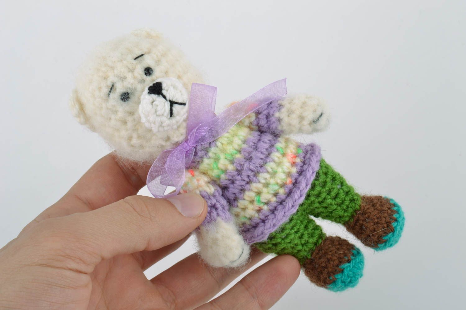 Peluche ourson avec nœud tricotée en fils de laine faite main cadeau enfant photo 2