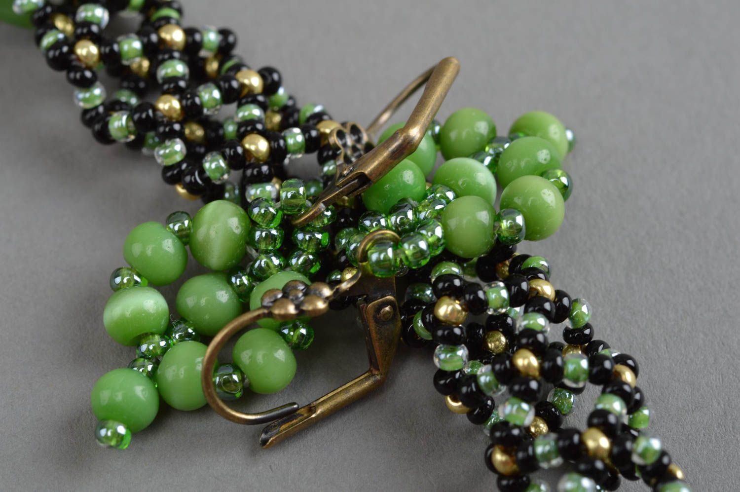 Designer Schmuckset aus echten Steinen Ohrringe und Collier handmade in Grün foto 5