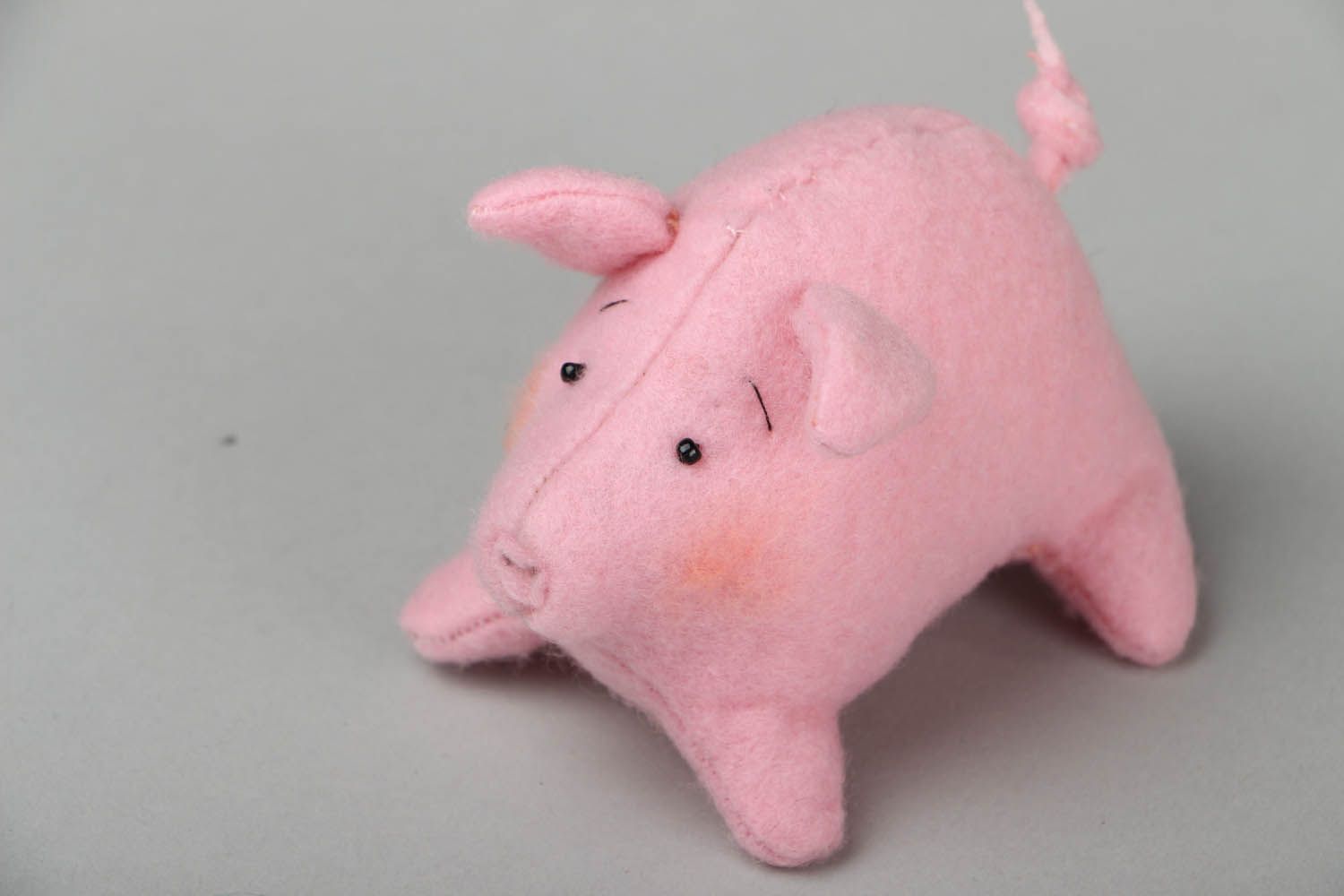 Фетровая игрушка Розовая свинка фото 1