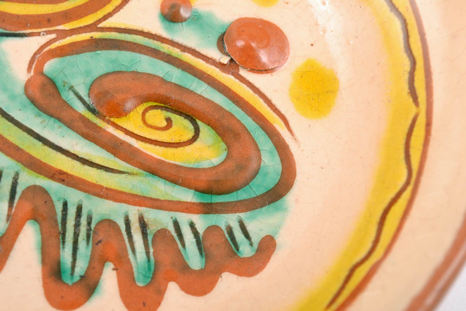 Petite assiette décorative en argile peinte de glaçure ronde faite main à motif photo 3