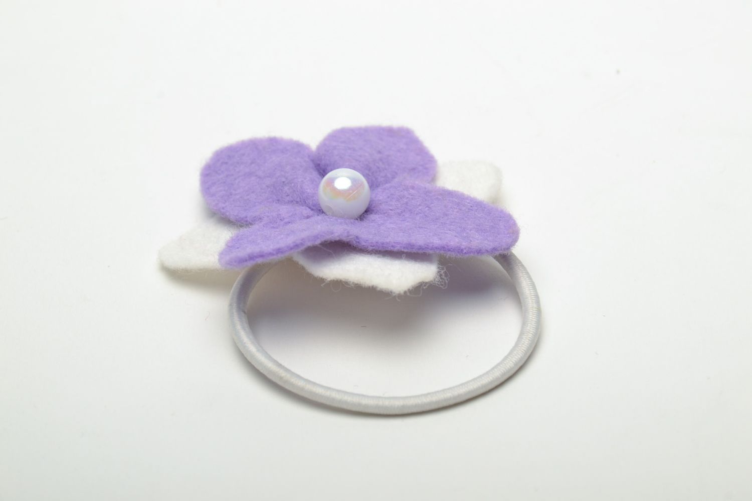 Lilac and white scrunchy with felt flower photo 4