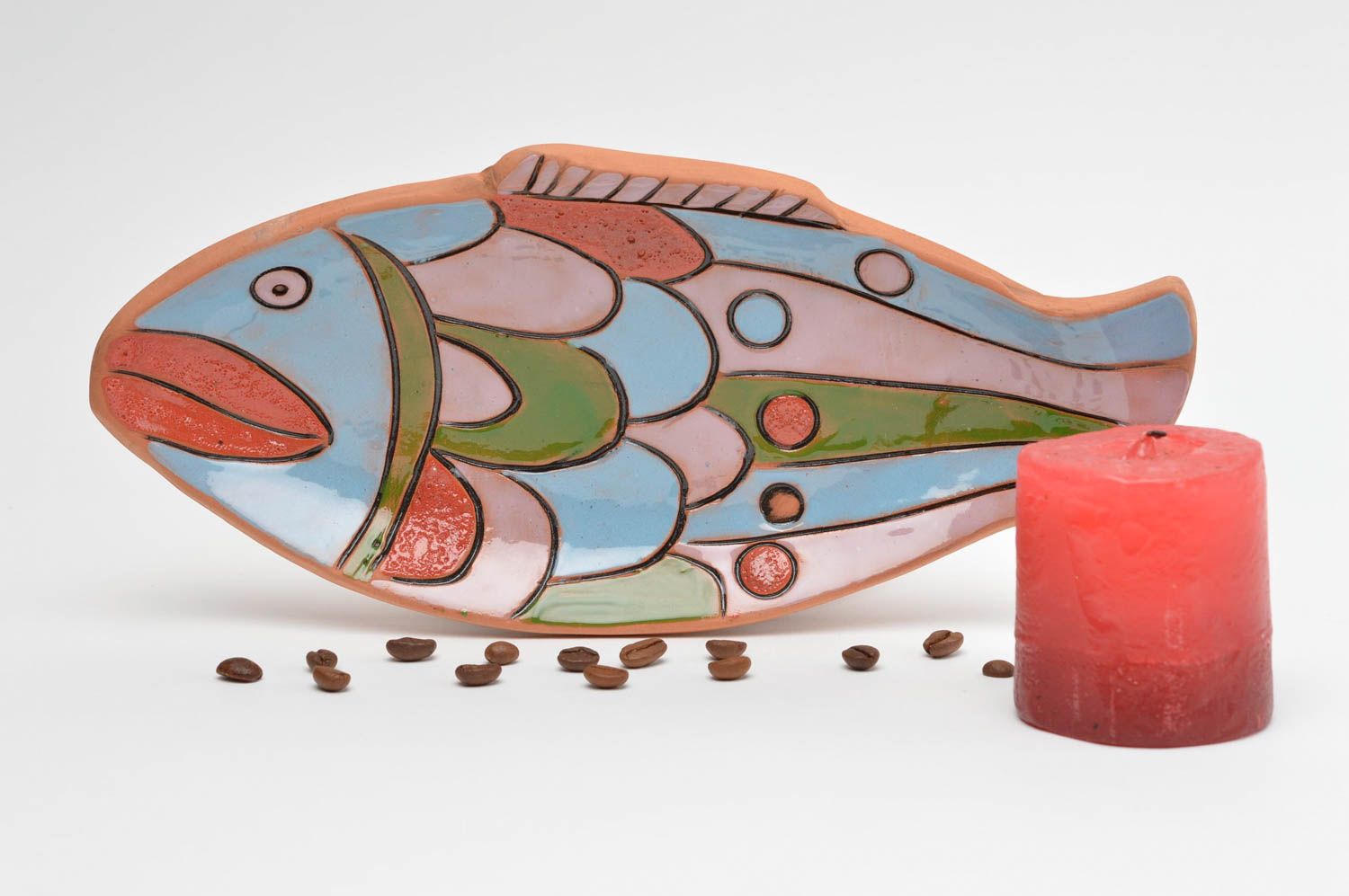 Керамическая тарелка рыба ручной работы с росписью для декора дома красивая фото 1