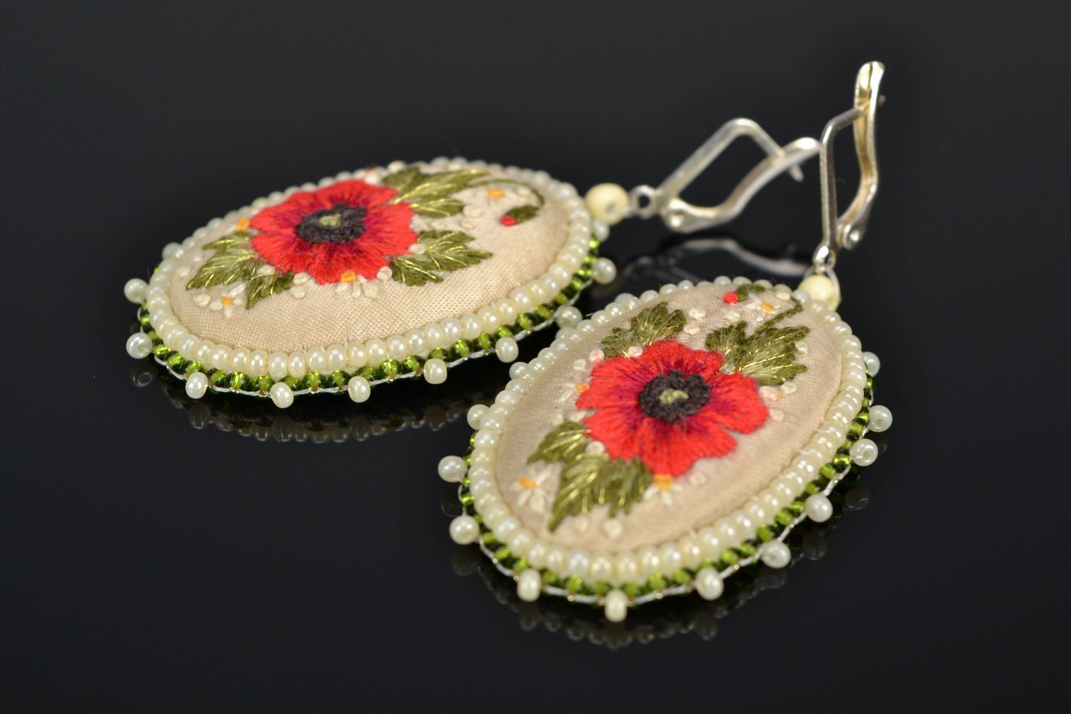 Satin stitch embroidered oval earrings Poppies photo 1