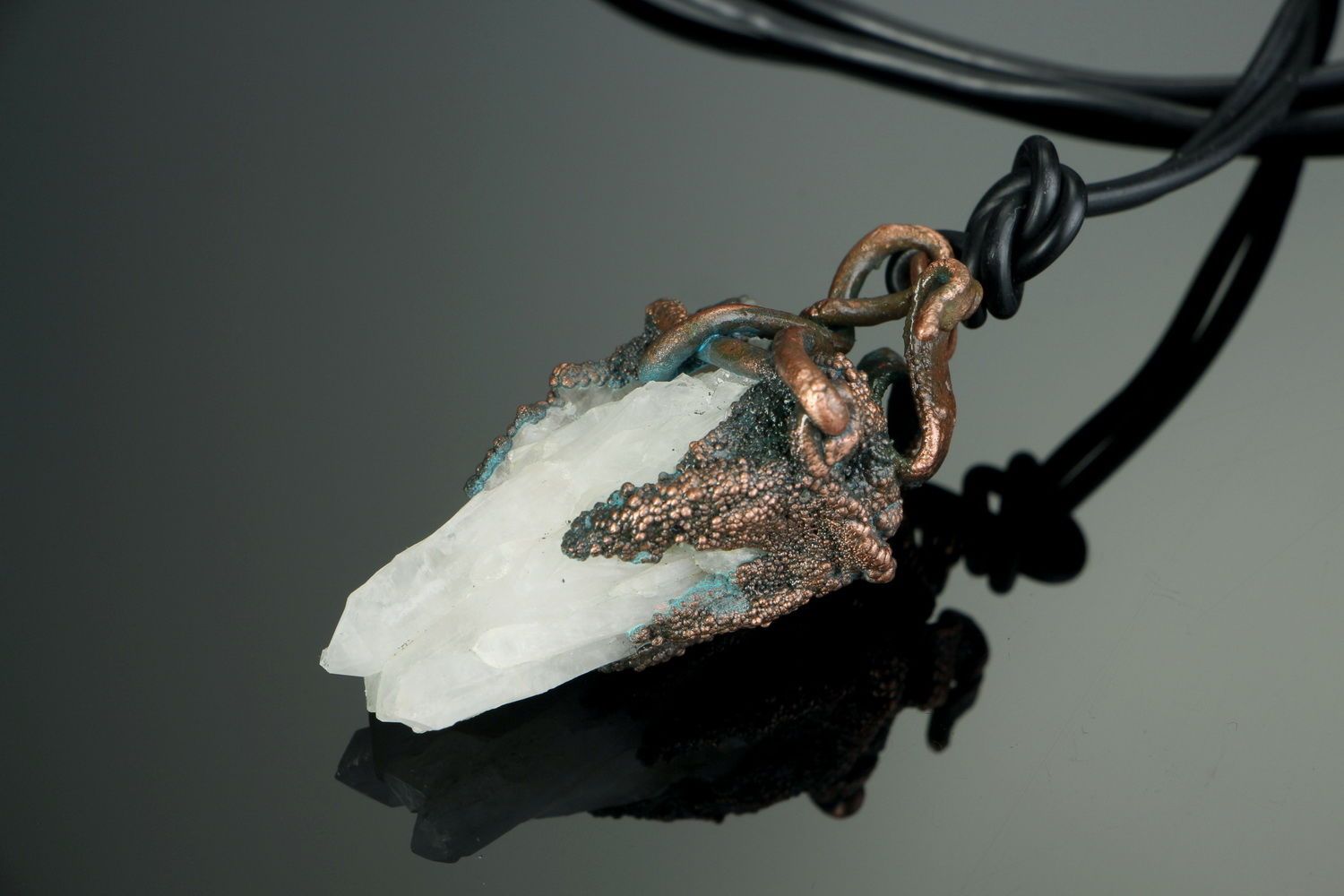 Copper pendant with black druse photo 1