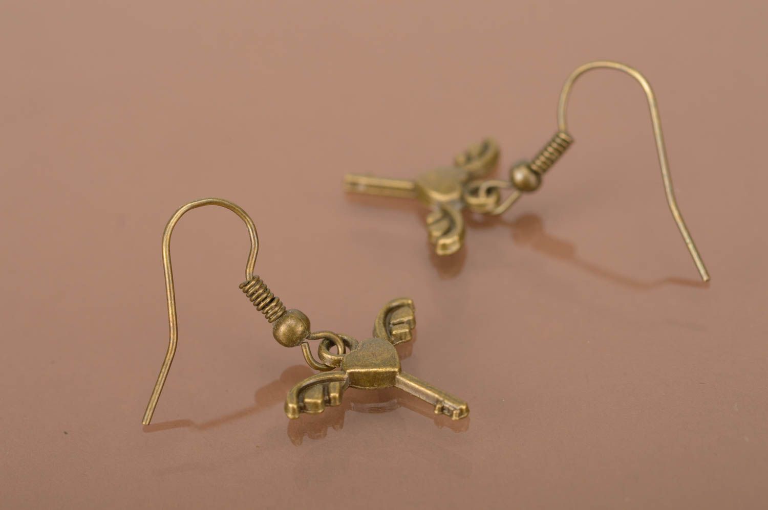 Boucles d'oreilles pendantes Bijoux fait main Cadeau pour femme clés en métal photo 4