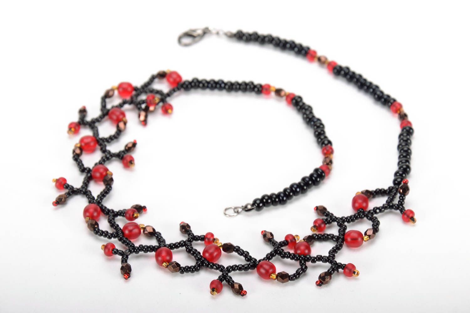 Black and red necklace made of beads photo 2