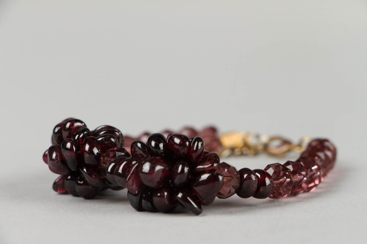 Bracelet with glass beads and garnet photo 4