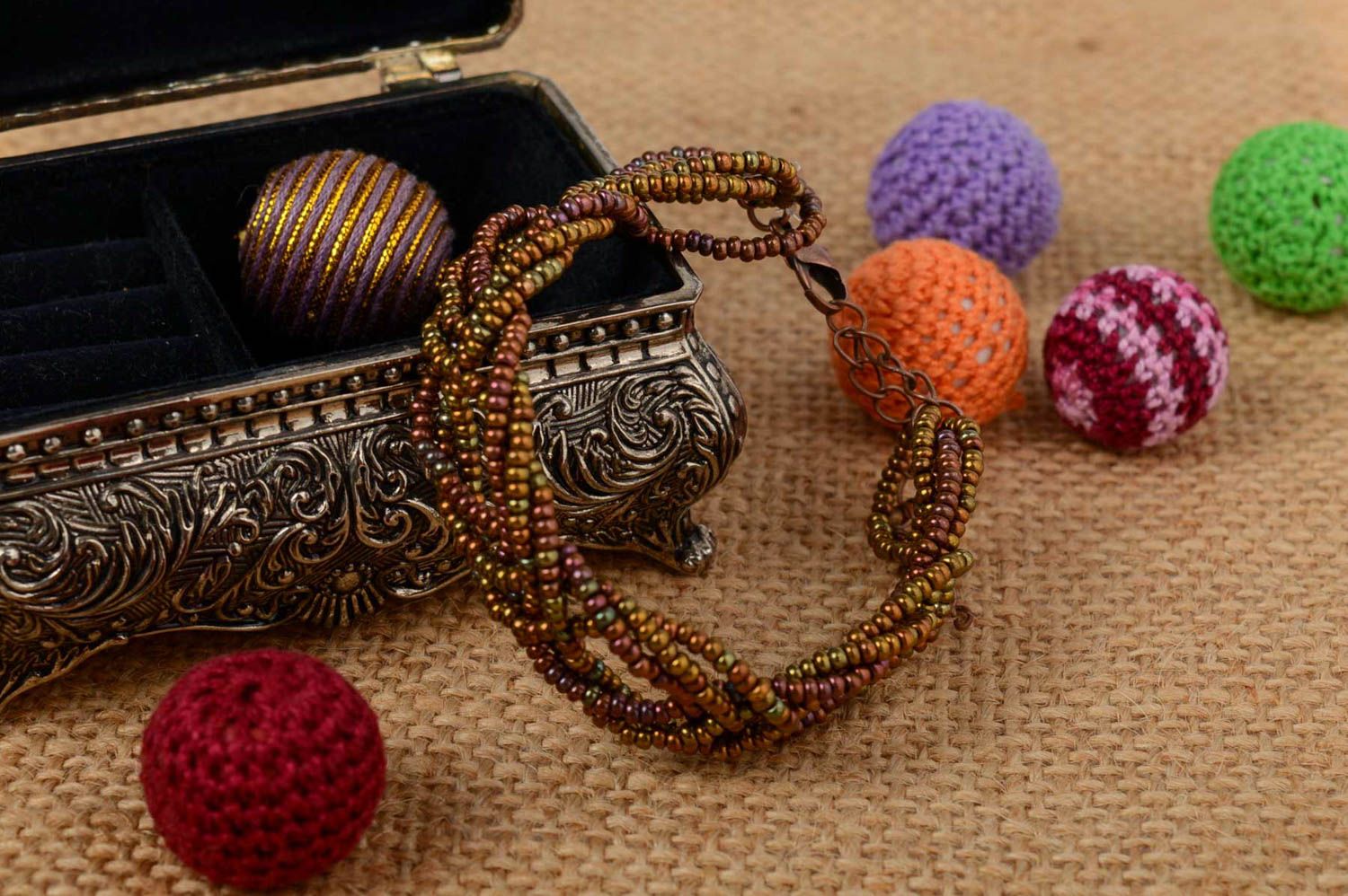 Bracelet en perles de rocailles fait main design original brun pour femme photo 1