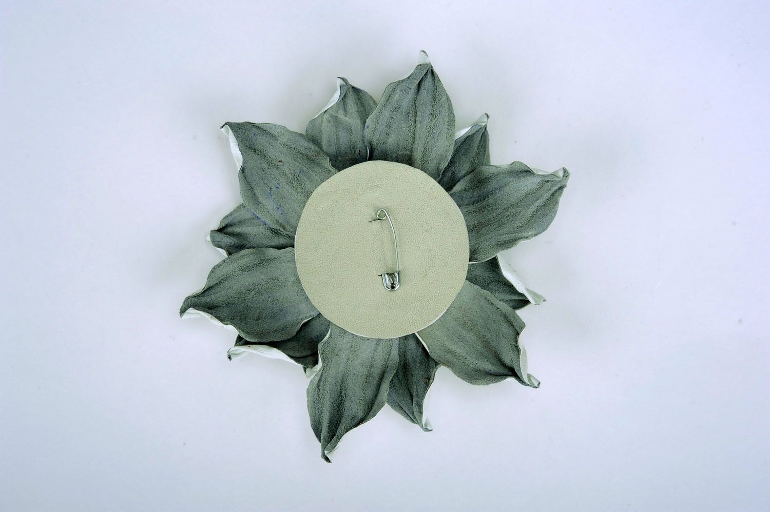 White flower brooch made ​​of leather photo 3