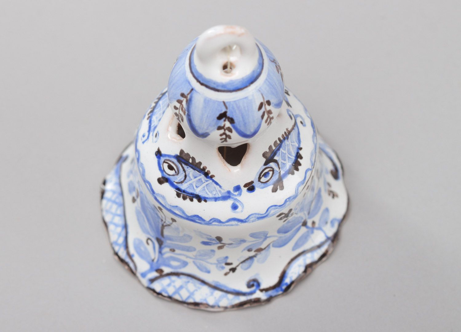 Декоративный керамический колокольчик с покрытием эмалью ручной работы белый фото 4