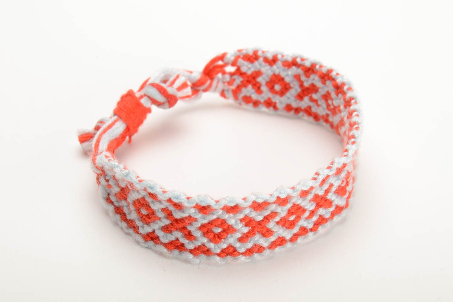 Red and white handmade bright thin bracelet woven of embroidery floss photo 4