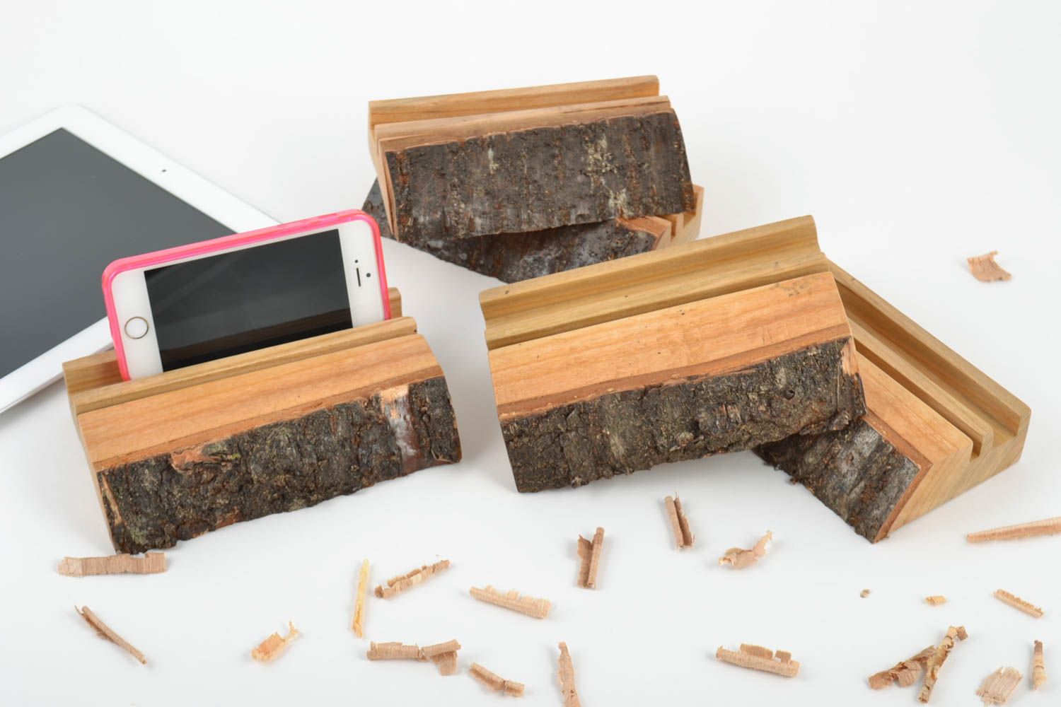 Supports pour téléphones en bois faits main accessoires écologiques 5 pièces photo 1