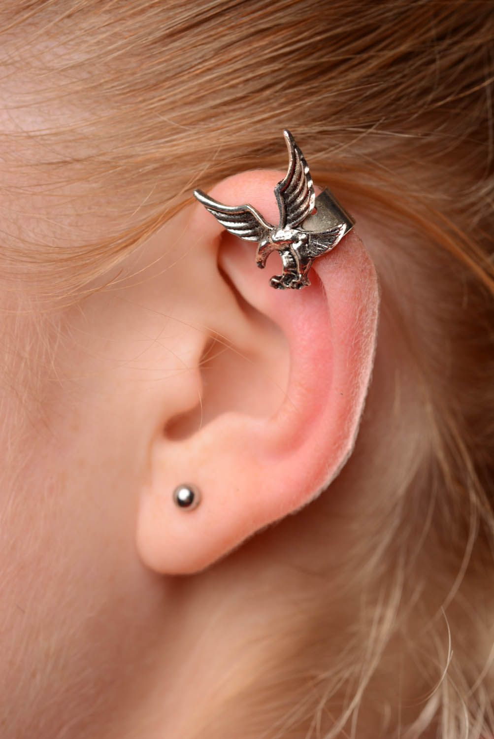 Ear cuff de metal “Águila” foto 3