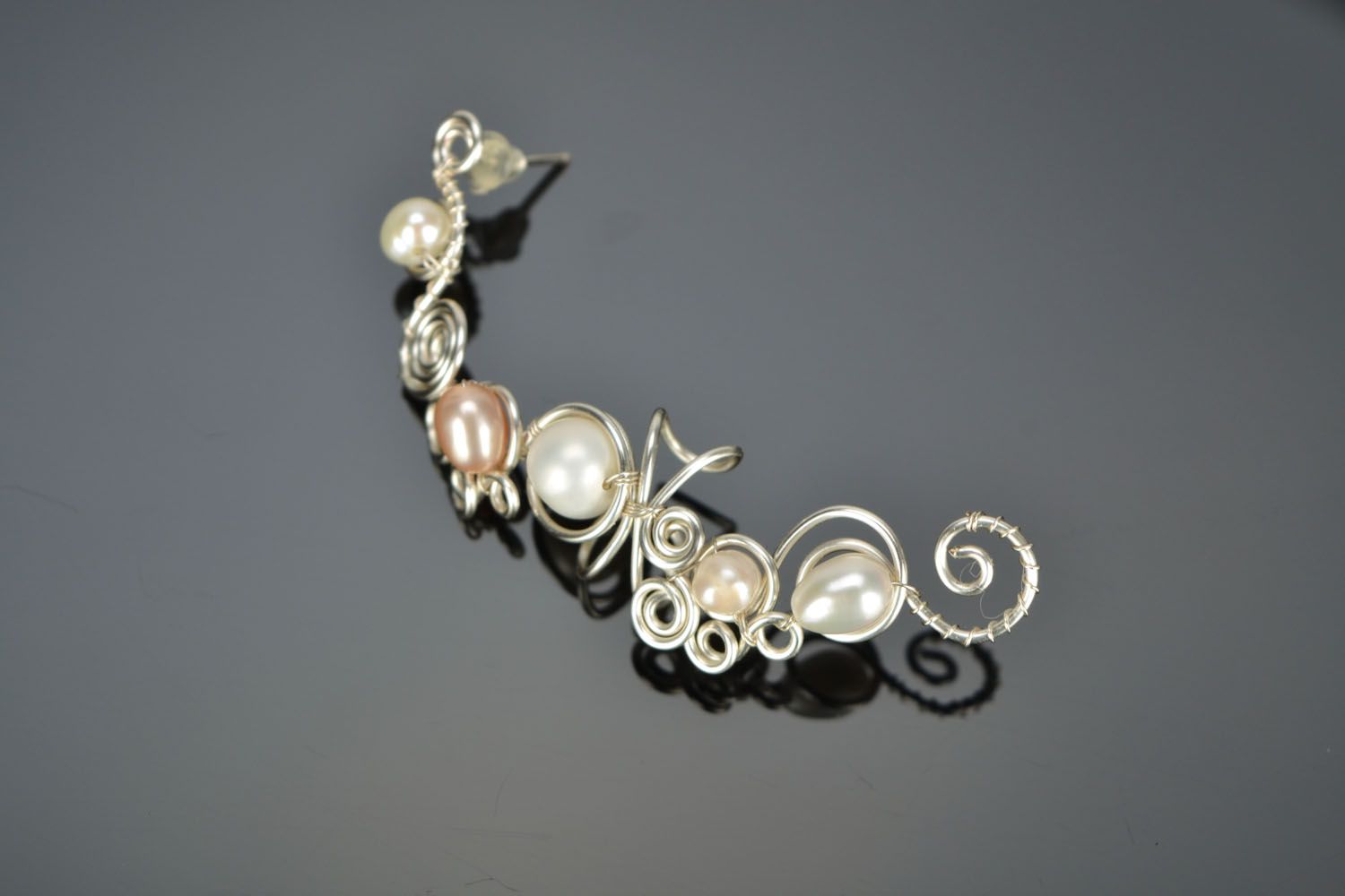 Cuff earring with natural pearls photo 5