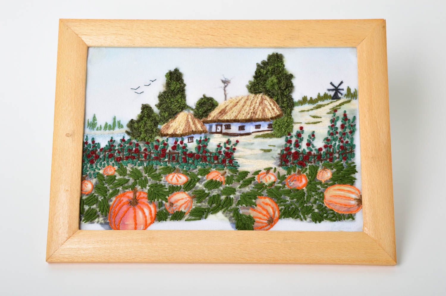 Handmade stitch embroidery wall picture with embroidery decorative use only photo 2