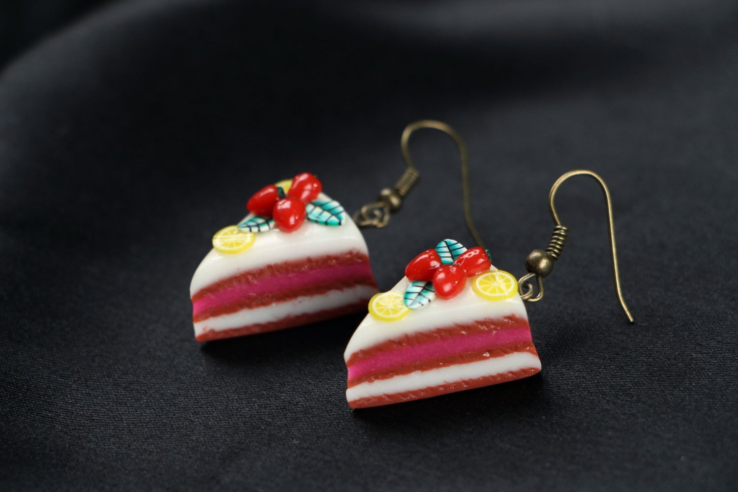 Boucles d'oreilles artisanales en pâte polymère Gâteau photo 2