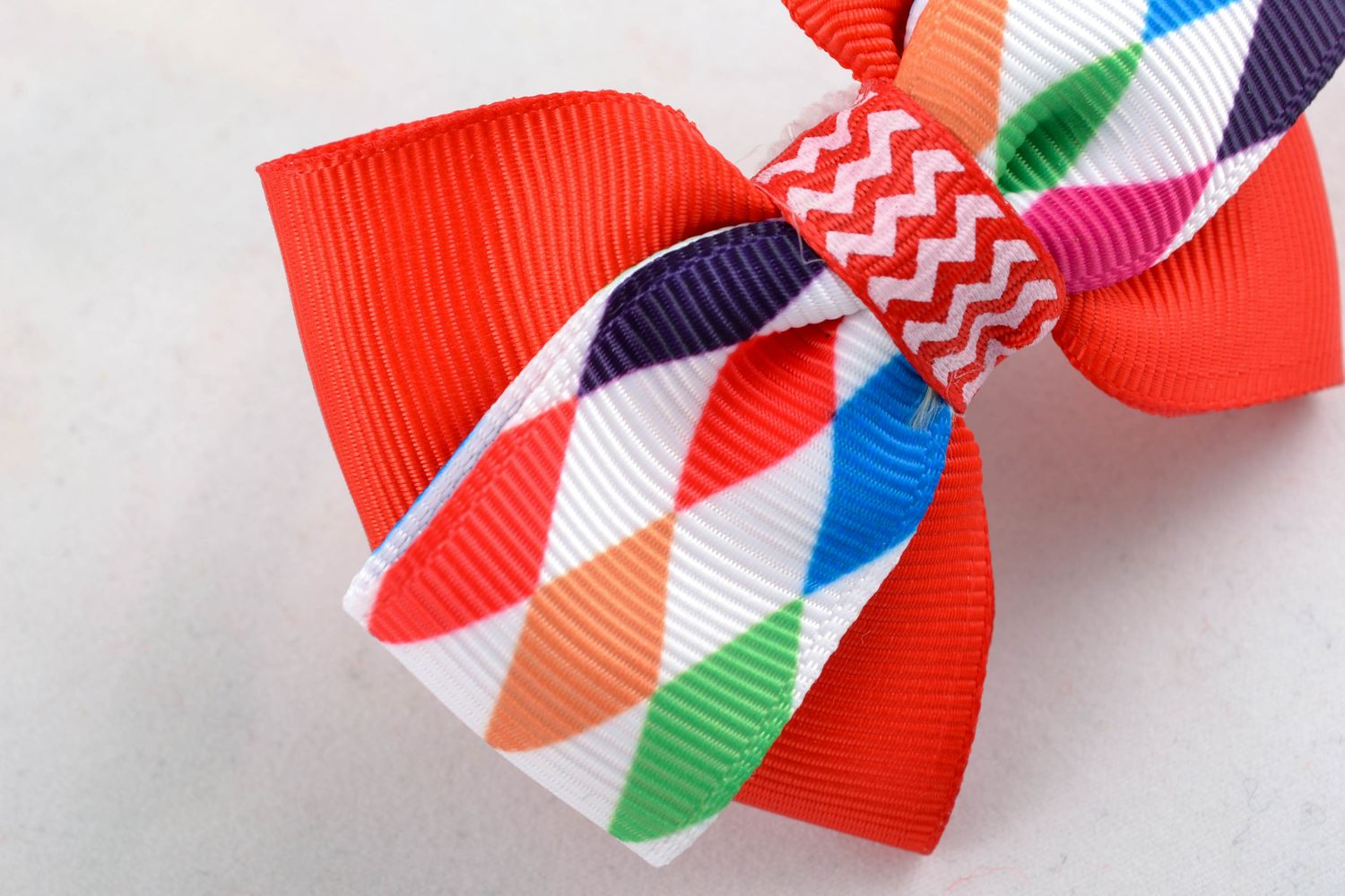 Hair ties with bows made of rep ribbons of red color photo 3