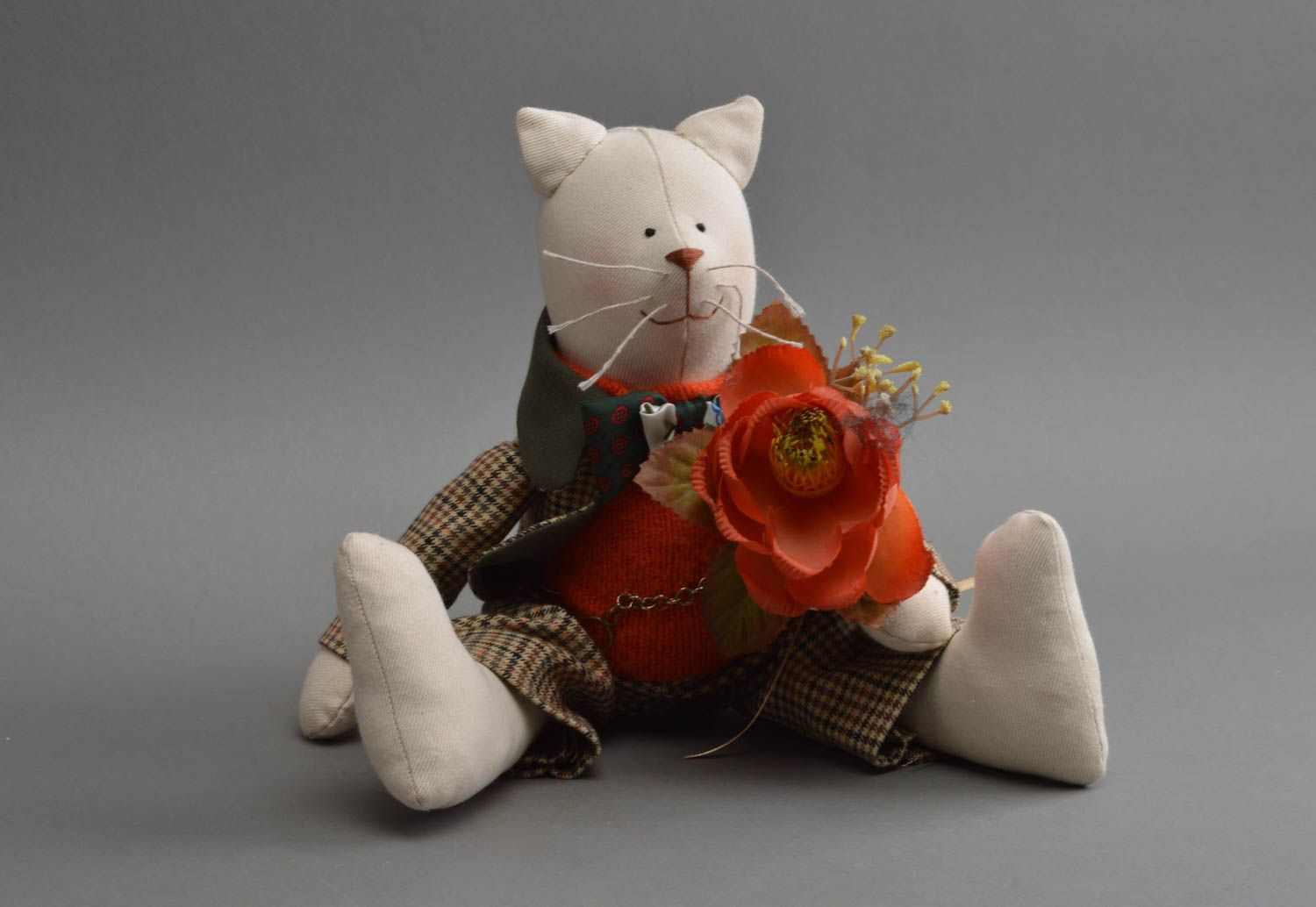 Peluche chat fait main Jouet pour enfant Décoration chambre matériaux naturels photo 4
