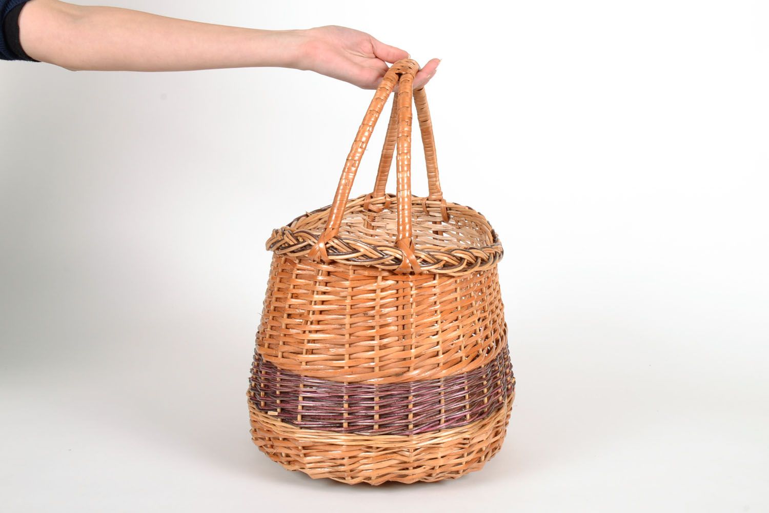 Woven basket with handle photo 5