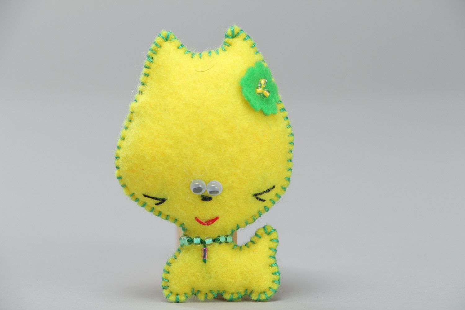 Handgemachte gelbe Stoff Brosche aus Filz in Form der Katze für Kinder und Frauen foto 4